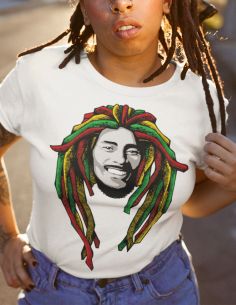 T-shirt donna - Bob Marley indossata